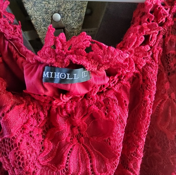 Beautiful Top - Picture 4 of 6